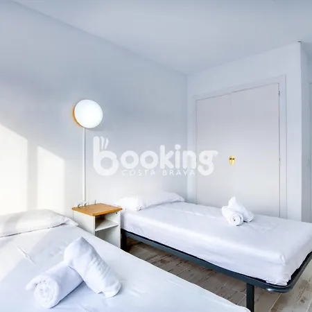 Vall De Ribes Per 4 Persones Amb Piscina Comunitària, A Prop De Port D'aro *